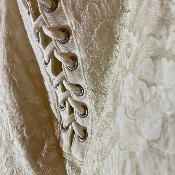 Express White Lace Up Bodysuit - Picture 4 of 6